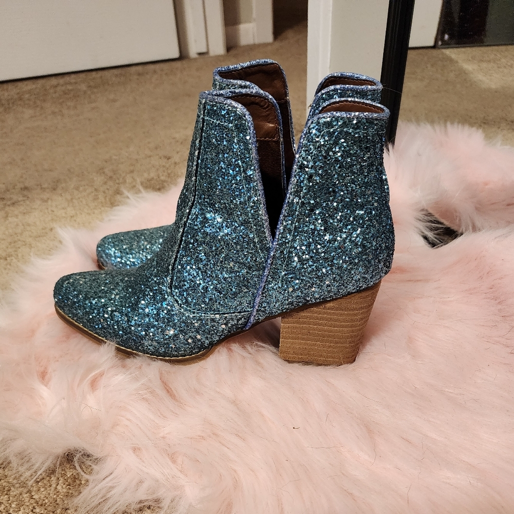 'Not rated' Fiera booties